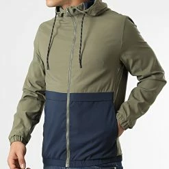 De gros 🎁 Coupe-vent A Capuche William Light Vert Kaki Bleu Marine de Produkt 👍 -'47 Brand Soldes produkt 296120 12201418 DUSKY OLIVE NAVY BLAZE 20211222T161853 03