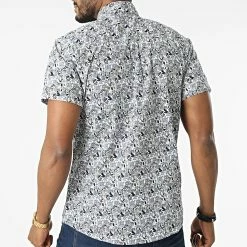 De gros ✔️ Chemise A Manches Courtes Floral Chris Mini AOP Blanc Bleu Marine de Produkt 🤩 -'47 Brand Soldes produkt 302290 12205506 WHITE FLOWER PAI 20220311T112437 04