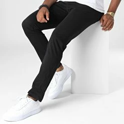 Remise ✔️ Pantalon Chino Slim Sap Noir de Produkt 💯 -'47 Brand Soldes produkt 336154 12204572 BLACK 20220915T153017 03